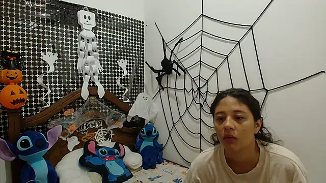 Snapshot of Aria_Arthur chatting on 10.21.25 Aria Arthur online show from 10.21.25