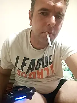 Snapshot of saladinbakiz chatting on 10.27.25 saladinbakiz online show from 10.27.25