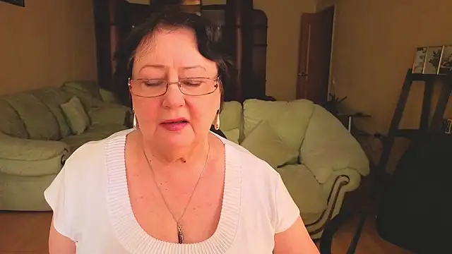 Margo Moll online show from 02.02.26