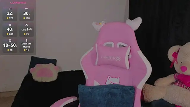 Snapshot of Gaby__Howards chatting on 11.22.25 Gaby Howards online show from 11.22.25