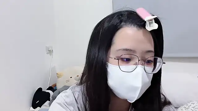 LHeart online show from 10.22.25