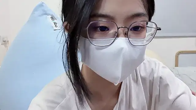 Snapshot of LHeart chatting on 06.19.26 LHeart online show from 06.19.26