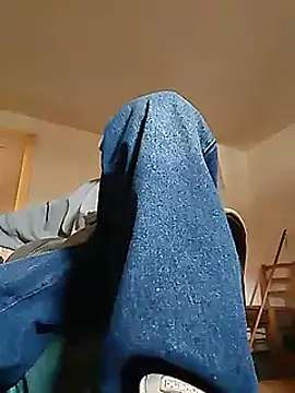 Snapshot of skateboy78 chatting on 02.02.25 skateboy78 online show from 02.02.25