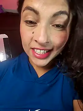 Snapshot of Fox_Roxxan chatting on 10.05.25 Fox Roxxan online show from 10.05.25