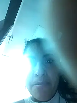 Snapshot of Fox_Roxxan chatting on 10.12.25 Fox Roxxan online show from 10.12.25