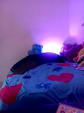 Snapshot of Fox_Roxxan chatting on 11.02.25 Fox Roxxan online show from 11.02.25