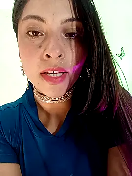 Snapshot of Fox_Roxxan chatting on 11.03.25 Fox Roxxan online show from 11.03.25