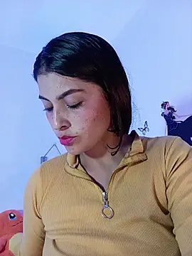 Snapshot of Fox_Roxxan chatting on 11.22.25 Fox Roxxan online show from 11.22.25