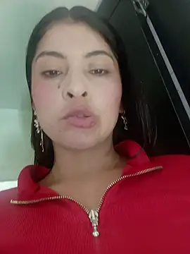 Snapshot of Fox_Roxxan chatting on 12.02.25 Fox Roxxan online show from 12.02.25