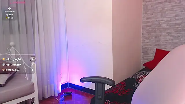 Stephany Rodriguez online show from 10.27.25