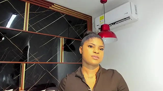 HannyThompson online show from 11.12.25