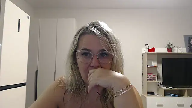 EleanoraDream online show from 02.28.26