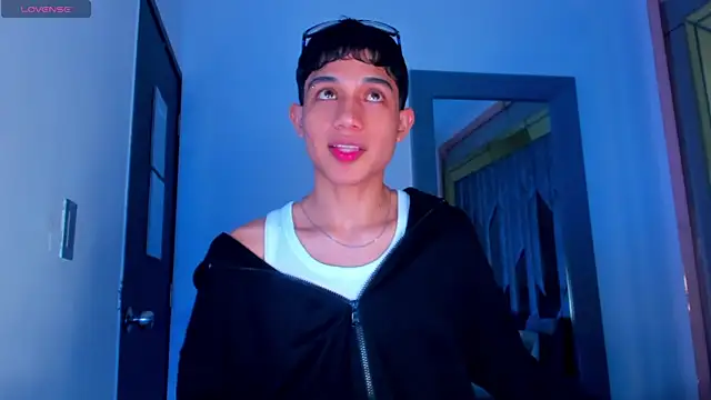 Sebax Young online show from 05.12.26