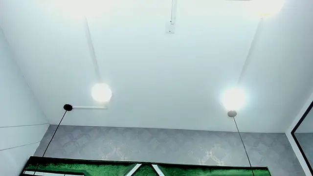 ThaliaCross online show from 10.15.25