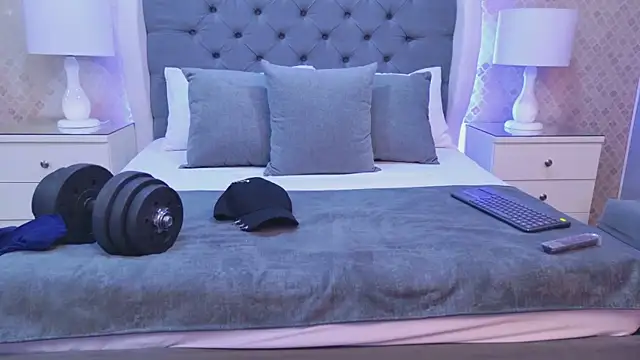 ZoeKrug online show from 12.03.25