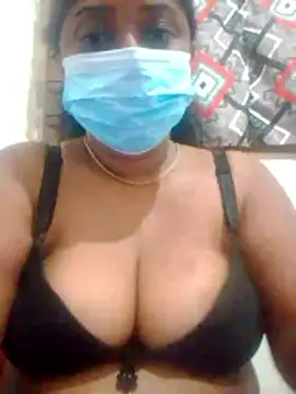 Snapshot of boosypussy chatting on 04.25.26 boosypussy online show from 04.25.26