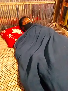 Snapshot of MONiSHA-moni-21 chatting on 10.31.25 MONiSHA-moni-21 online show from 10.31.25