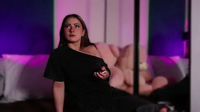 LucyLextonX online show from 06.13.26
