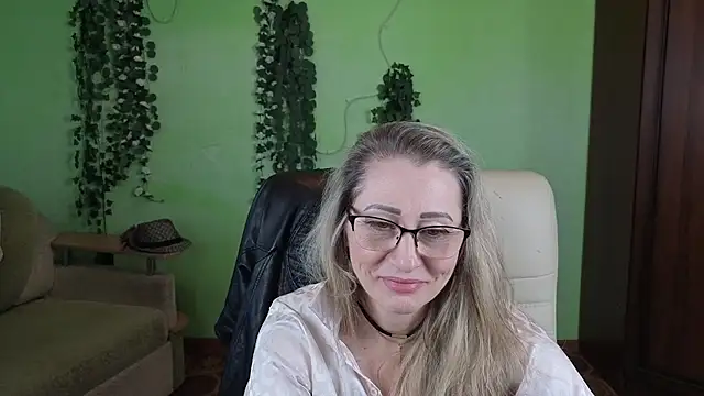 Habibi Honeyy online show from 12.15.25