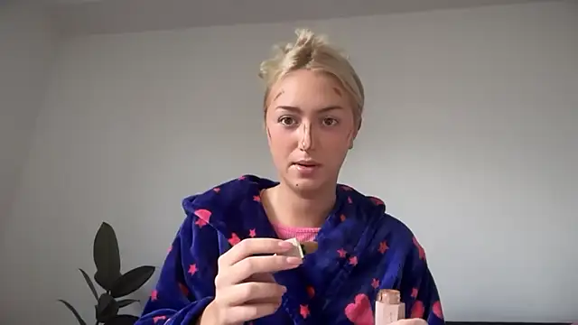 Kitty Swetty online show from 10.07.25