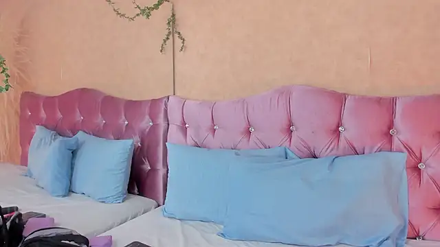 KARINAJTORRES online show from 02.06.26