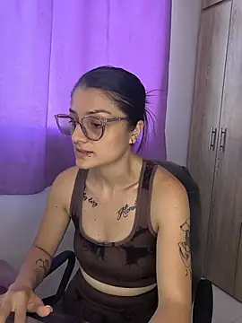 Snapshot of Coralinne__ chatting on 07.07.26 Coralinne online show from 07.07.26