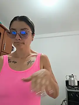 Snapshot of Coralinne__ chatting on 07.17.26 Coralinne online show from 07.17.26