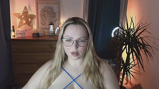 Snapshot of marrygrayes chatting on 01.18.25 marrygrayes online show from 01.18.25