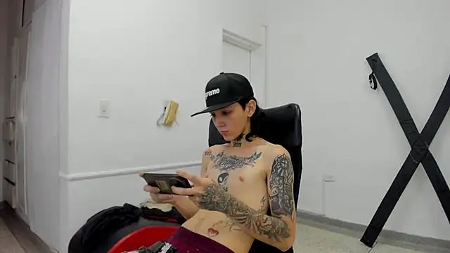 StraightBoy Nick online show from 04.17.26