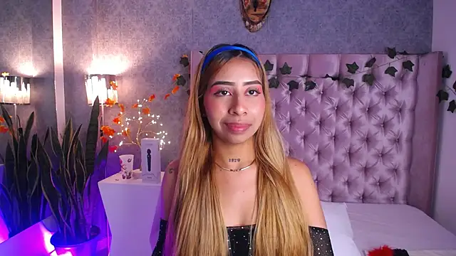 laila stilwiills online show from 11.05.25