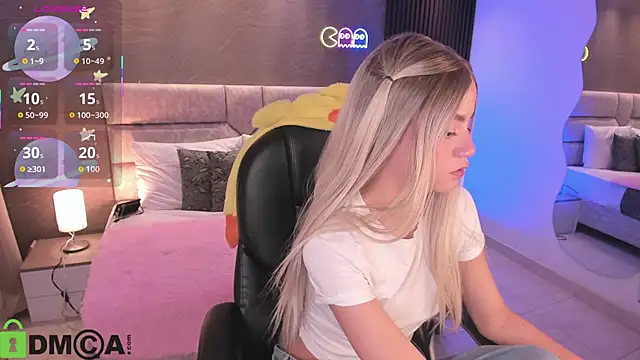 Arinextdoor online show from 11.25.25