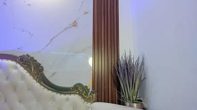 CoralieBronson online show from 11.12.25