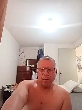 Snapshot of cuntico chatting on 04.21.26 cuntico online show from 04.21.26