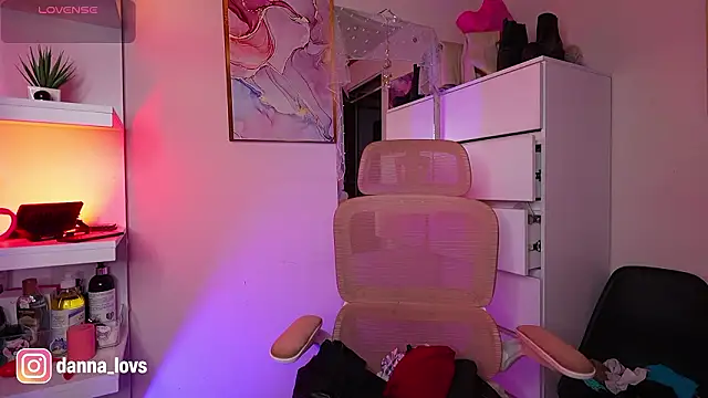 Dannaa Lovs online show from 03.22.26