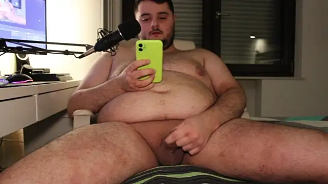 Snapshot of adrisumi chatting on 12.14.25 adrisumi online show from 12.14.25