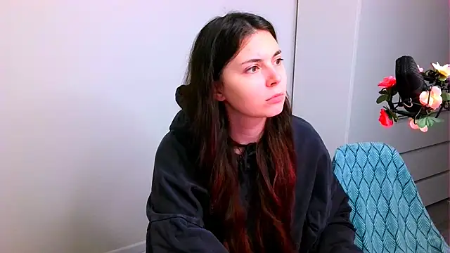 Snapshot of peachyness chatting on 12.05.25 peachyness online show from 12.05.25