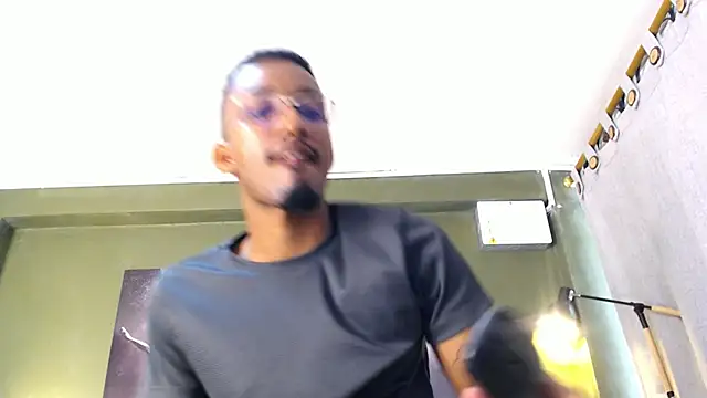 Darwin mayo online show from 09.11.25