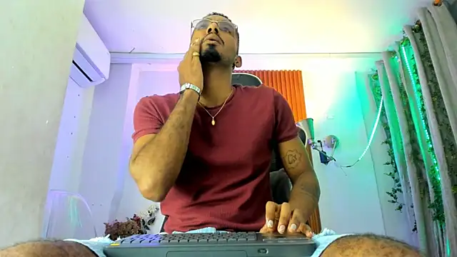 Darwin mayo online show from 11.15.25