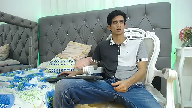 Sebalexis7 online show from 10.10.25