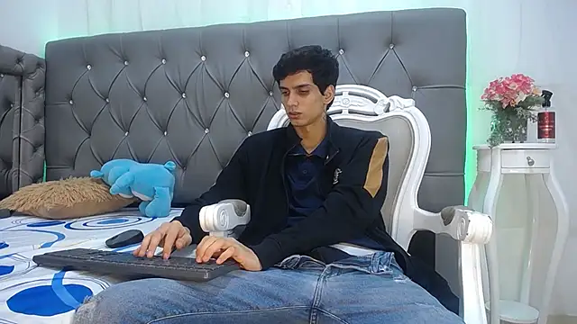 Sebalexis7 online show from 10.23.25