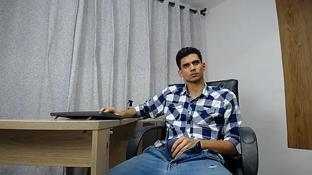 Sebalexis7 online show from 11.13.25