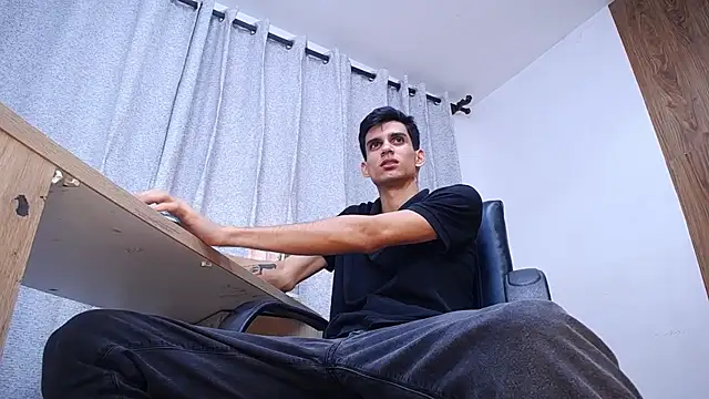 Sebalexis7 online show from 11.19.25