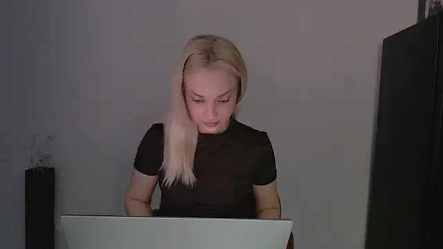 Snapshot of Lia_noo_regrets chatting on 04.19.26 Lia noo regrets online show from 04.19.26