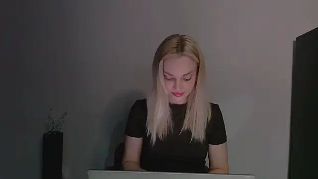 Snapshot of Lia_noo_regrets chatting on 04.19.26 Lia noo regrets online show from 04.19.26