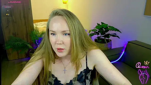 Snapshot of BethSun chatting on 06.28.26 BethSun online show from 06.28.26
