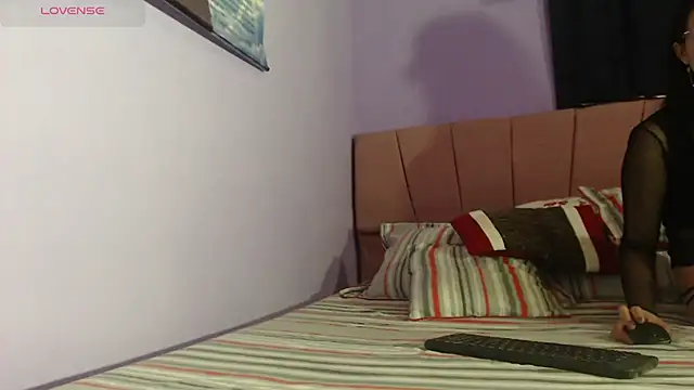  Bombom   online show from 02.16.26