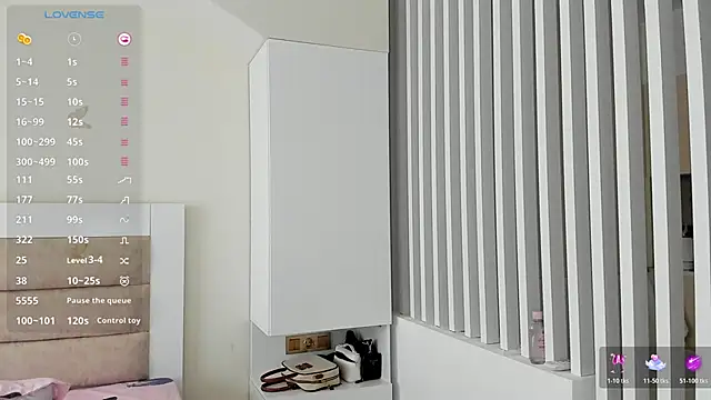 Snapshot of kaori_mi chatting on 11.18.25 kaori mi online show from 11.18.25