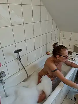 HotWifeLyn68 online show from 01.11.26