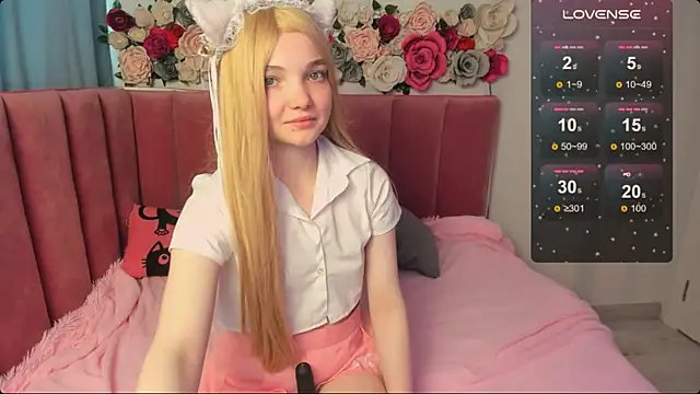 AnimeAlica18 online show from 10.19.25