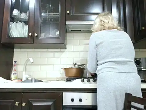 ButterflyBlondie online show from 11.17.25